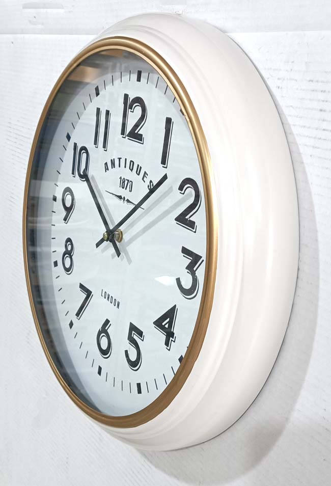 Glass Clock Metal Shell Fashion Modern Wall Clock 